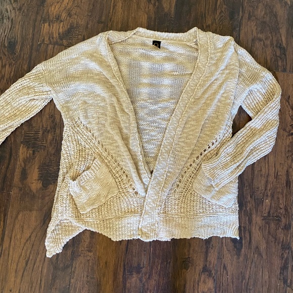 Sweaters - Tan knit sweater